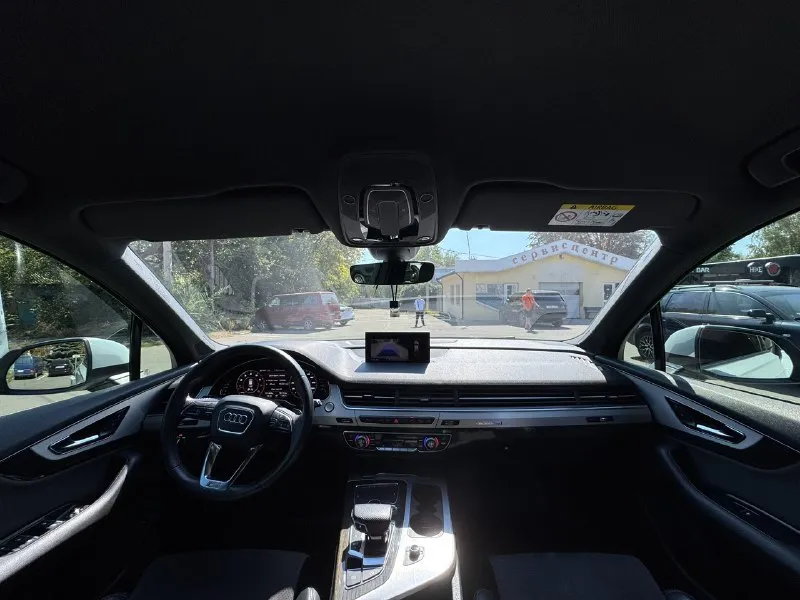 Audi q7 2016 года покупали в салоне новую, машина не бита не крашена не одна делать, часть авто в броне пленке 170.000 км оригинал пробег, история обслуживание строго на фирменной станции вложений 0, только после крупного т. о двигатель 3 литра бензин по двигателю вопросов не каких нет, работает тихо и мягко масло не берет ходовая вся как новая, пневма работает идеально машина очень мягко и тихо едет резина с дисками новые сколов царапин вмятин нет проверка только приветствуется комплектация s-line в машине есть все ! цена 3.500.000₽ обмен на порше каен осмотр макеевка донецк +7 949 524 3150 📞 звоните: +7(949)5243150 - фотография - 7