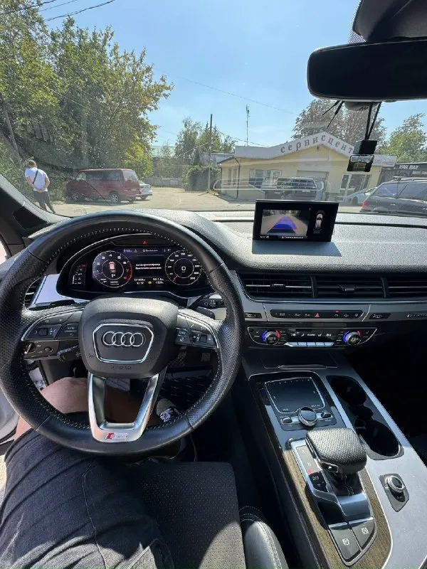 Audi q7 2016 года покупали в салоне новую, машина не бита не крашена не одна делать, часть авто в броне пленке 170.000 км оригинал пробег, история обслуживание строго на фирменной станции вложений 0, только после крупного т. о двигатель 3 литра бензин по двигателю вопросов не каких нет, работает тихо и мягко масло не берет ходовая вся как новая, пневма работает идеально машина очень мягко и тихо едет резина с дисками новые сколов царапин вмятин нет проверка только приветствуется комплектация s-line в машине есть все ! цена 3.500.000₽ обмен на порше каен осмотр макеевка донецк +7 949 524 3150 📞 звоните: +7(949)5243150 - фотография - 8