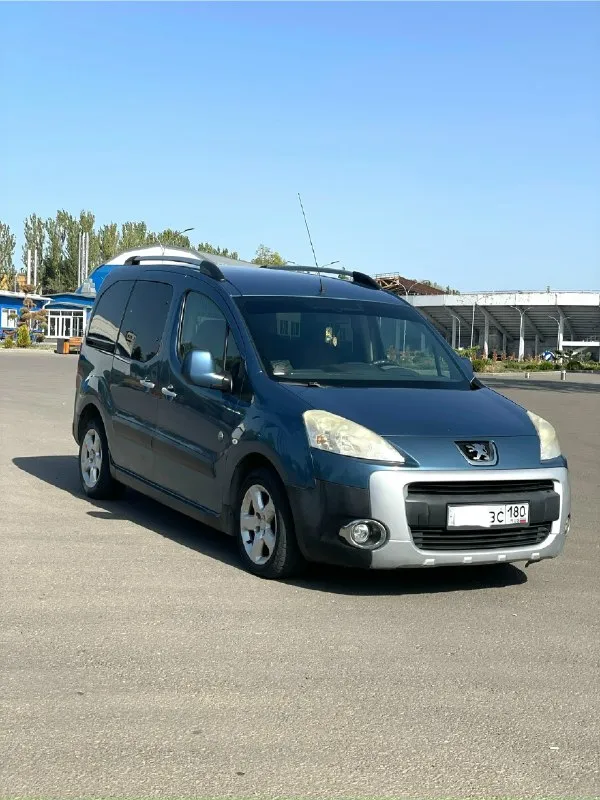 Продам peugeot партнер ( peugeot partner) год выпуска 2011 коробка передач: механическая двигатель:... - фотография