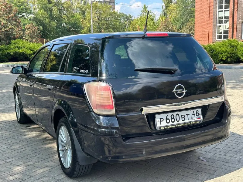 Продам opel astra h универсал объем 1.6 механика пробег 194000 год выпуска 2008 в идеальном состоянии без ржавчины, гнили, вмятин, двигатель не дымит, не троит, масло не ест, по комплектации имеется кондиционер заправлен работает бортовой компьютер эл стеклоподъемники и многое другое цена 525 000 +79493943583 📞 звоните: +7(949)3943583 - фотография - 3