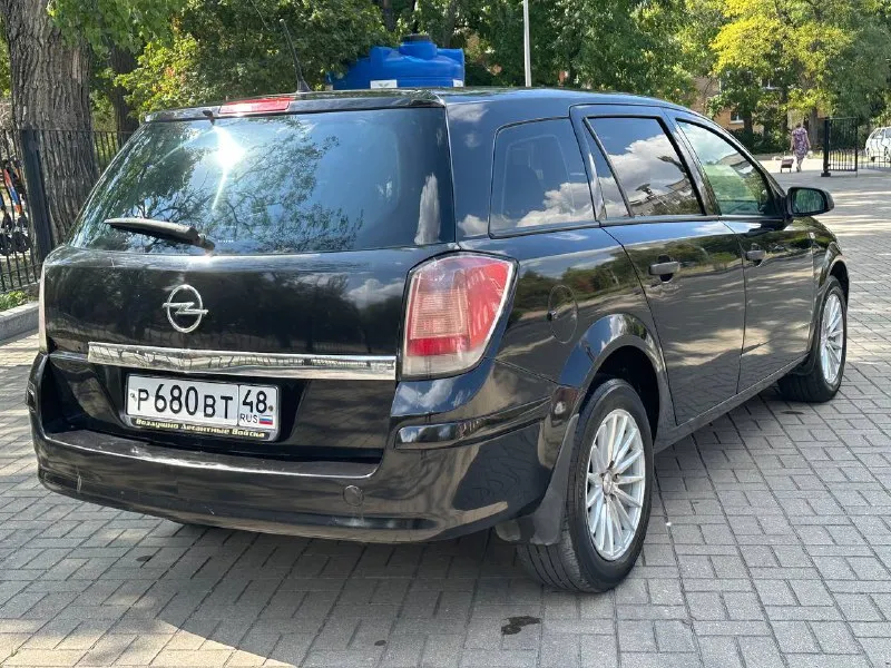 Продам opel astra h универсал объем 1.6 механика пробег 194000 год выпуска 2008 в идеальном состоянии без ржавчины, гнили, вмятин, двигатель не дымит, не троит, масло не ест, по комплектации имеется кондиционер заправлен работает бортовой компьютер эл стеклоподъемники и многое другое цена 525 000 +79493943583 📞 звоните: +7(949)3943583 - фотография - 4