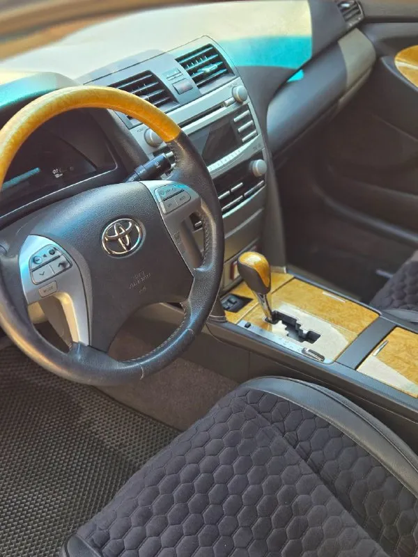 Продам toyota camry 2.4 at 2007г. пробег 255000 км. вторая машина в семье. зеленая автотека. в идеальном состоянии, вложений не требует, по кузову гнили, ржавчин нет. не бита, не крашена. салон кожаный в отличном состоянии. цена 1.300.000₽ торг. остальные вопросы по +79590276590 + 79490898645 📞 звоните: +7(949)0898645 - фотография - 6