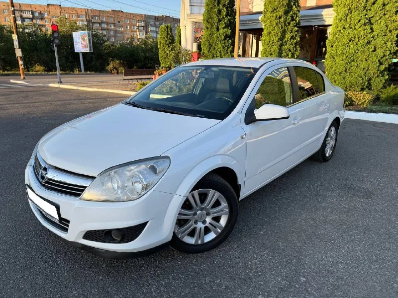 Opel astra 2007 год мотор 1.8 бензин на обычном автомате! хорошее состояние мотор работает ровно, ко... - фотография