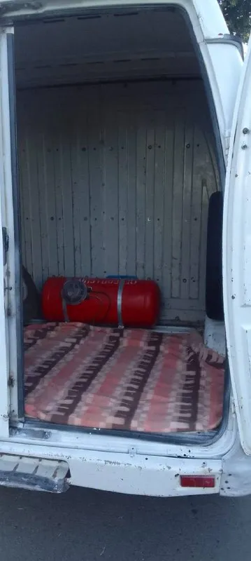 Продам автомобиль! газ соболь 2004г. газ/бензин! автомобиль в отличном техническом и внешнем состоянии! 2 хозяина! в одних руках с 2007г. мотор 405 инжектор! работает как положено! не троит не дымит, масло не расходует! по коробке передач и ходовой части все отлично! автомобиль абсолютно без вложений завел и поехал на любое расстояние! кузов целый! не ржавый и не гнилой! рама и все силовые части конструкции целые! салон чистый и опрятный! документы чистые, без штрафов/запретов и прочего! цена 480.000т торг после осмотра! тел: +7 (949) 426-74-93, плохая связь, дозваниваетесь! или же пишите/звоните на telegram: +7 905 496 0638. - фотография - 10