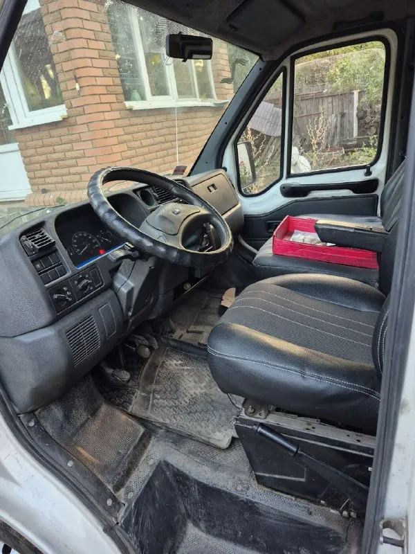 Продам личный автомобиль, fiat ducato, 1.9 td, 1999 года рождения. по документам грузопассажирский 6+1 категория b, двигатель французский пежо один из надёжнейших, после капитального ремонта прошёл 40 тыс. , топливный насос после ремонта, новая рейка. стоит подогрев двигателя на 220в. коробка на 5. днище и кузов поварено. последнии лет 20 в одних хозяйских руках. имеется второй ряд сидений от boeing 747. вложений не требует, салярку нюхает. доедет куда угодно. отвечу на любые вопросы и за каждое слово. цену вижу 490000 тыр, в машину вложено много сил и средств, торг присутствует. звоните +79493301540, владимир. авто в донецке. - фотография - 4