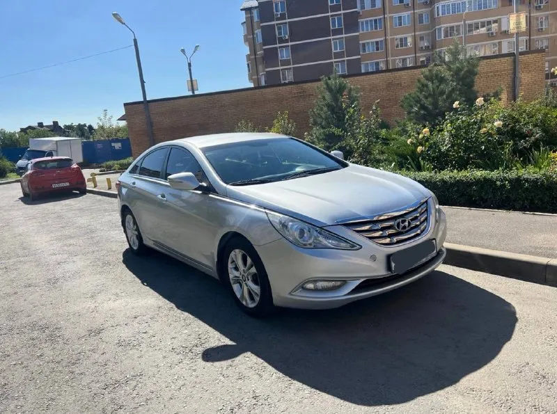 Продам hyundai sonata 2011 года выпуска. хозяин 1, документы в порядке. просмотр возможен в г. росто... - фотография