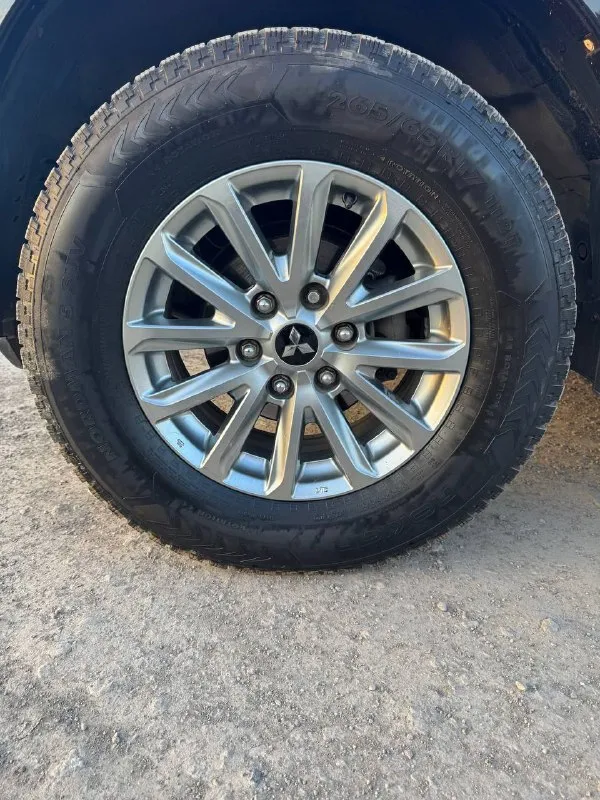 Mitsubishi pajero 2014 года цена авто: 2.500 000 руб. предлагаем вашему вниманию mitsubishi pajero последний рестайлинг. с двигателем 3 литра бензиновым. этот автомобиль в максимальной комплектации обеспечит вам максимальный комфорт и безопасность на дороге. коробка передач: автомат фары: все led с тонированной бронепленке. аудиосистема: доработанная, для истинных ценителей музыки. салон кожа. состояние: автомобиль идеальное, не участвовал в дтп 2 комплекта оригинальных дисков зима, лето. подробнее расскажу по телефону, звоните. +79493069811 📲 tg: @illandmarkll 📞 звоните: +7(949)3069811 - фотография - 6