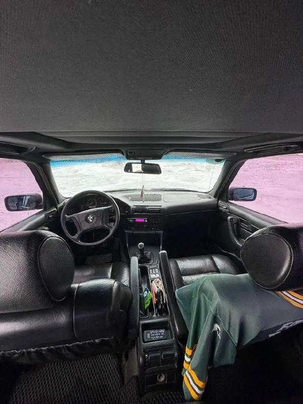 Продаем bmw 1993г. в хорошем состоянии, обслуживалась вовремя, нужно подладить сцепление. дизельное топливо, кожаный салон. регистрация лнр, связь с владельцем по стс потеряна. г. макеевка червоногвардейский район. 250тыс. торг подробнее по +7949 332 53 96 📲 tg: @alenkakay 📞 звоните: +7(949)3325396 - фотография - 4