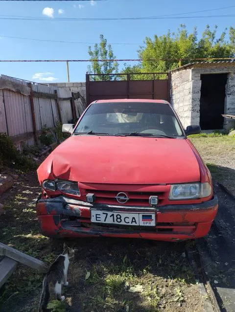 Opel астра 1993г. после дтп, на разборку или восстановление. двигатель целый, титановые диски. регистрация днр до 06.07.2026г. заклинило водительскую сторону, сама не поедет. г. макеевка, червоногвардейский район 40 тыс руб. торг подробнее по +7 949 332 53 96 📲 tg: @alenkakay 📞 звоните: +7(949)3325396 - фотография - 2