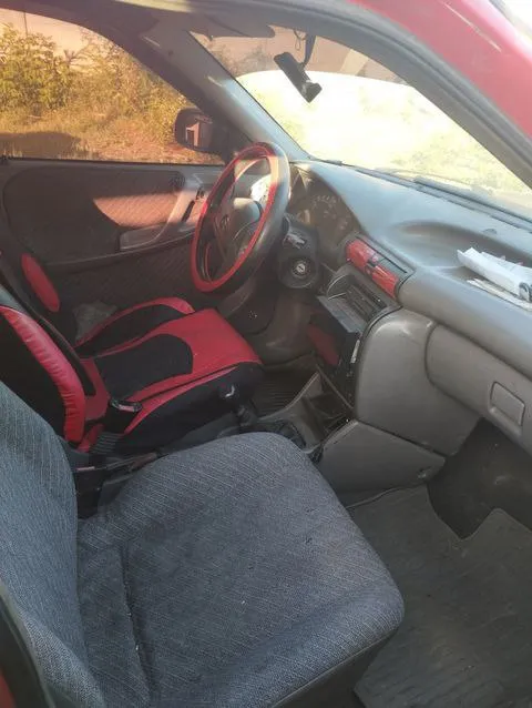 Opel астра 1993г. после дтп, на разборку или восстановление. двигатель целый, титановые диски. регистрация днр до 06.07.2026г. заклинило водительскую сторону, сама не поедет. г. макеевка, червоногвардейский район 40 тыс руб. торг подробнее по +7 949 332 53 96 📲 tg: @alenkakay 📞 звоните: +7(949)3325396 - фотография - 4