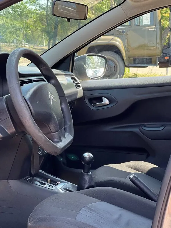 ‼️в продаже‼️ citroen c-elysee 👉год: 2013 👉мотор: 1.6 дизель 👉пробег: 212.000 👉коробка: механика 👉привод: передний цена: 650.000 возможен кредит или обмен +79495130731 - фотография - 6