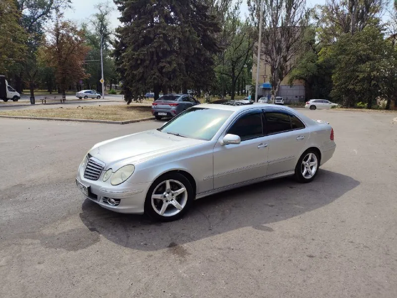 Продам свой mercedes w211 2006г. двиг. (280) 3л. полный привод. пробег реал. 257т. км. резина два ко... - фотография