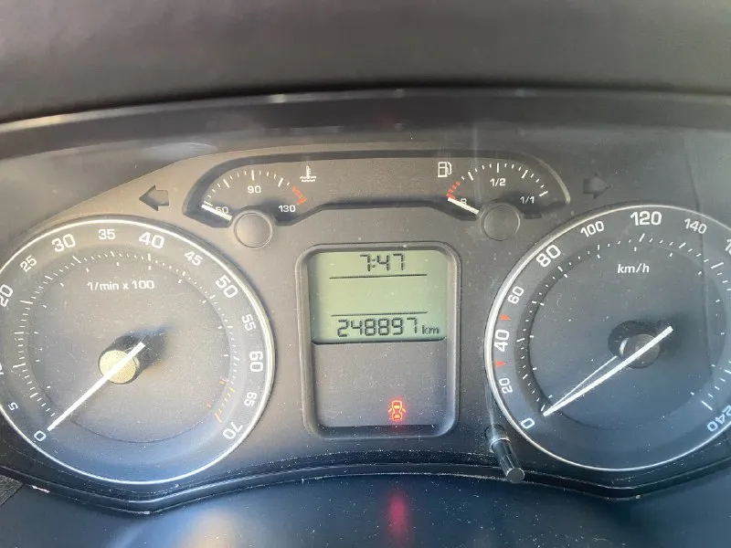 Продам skoda октавия а5 2007 года выпуска, 1,6, механика, пробег 248000 км. то проводится своевременно. комплектация: стеклоподъемники, мп3, климат контроль, подлокотник …. собственник, авто брала с автосалона. цена 650000 ₽. звонить по телефону +79494074560 📞 звоните: +7(949)4074560 - фотография - 6