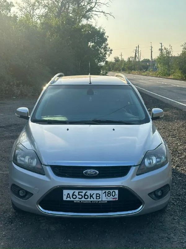 Продам ford фокус 2 рестайлинг 2009 год 1.8 бензин. по комплектации: датчики света, дождя, двухзонны... - фотография