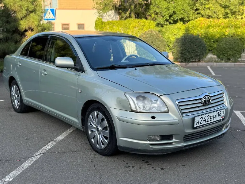 Продам тойоту авенсис 2004года в хорошем состоянии без вложений сель и поехал владею больше 2лет мотор коробка без вложений сель и поехал ходовка на твёрдую 5 все остальные вопросы по телефону звоните пишете +79494676594 цена 870.000₽торг - фотография - 1