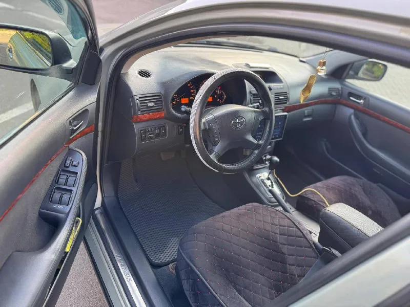 Продам тойоту авенсис 2004года в хорошем состоянии без вложений сель и поехал владею больше 2лет мотор коробка без вложений сель и поехал ходовка на твёрдую 5 все остальные вопросы по телефону звоните пишете +79494676594 цена 870.000₽торг - фотография - 3