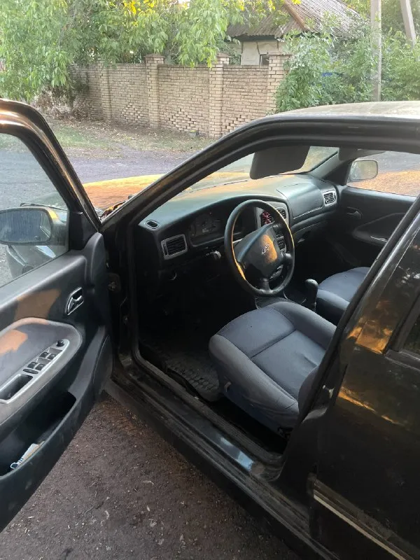 Продам chery amulet a15. год выпуска 2007. объем двигателя 1.6 комплектация 4-эсп, гур, кондиционер. коробка 5-ти ступка, без вылетов и хрустов. резина r14 (зима). машина требует вложений, возможно пробита прокладка гбц, а так заводится, передвигается. кондиционер работает, через раз. гур подтекает. по кузову: жучки, крыло мятое, днище живое (есть пару моментов). документы в норме, постоянный 181 стс, птс, дкп на руках. город: антрацит цена: 90.000₽ торг возможен. пишите в личные сообщения или по номеру телефона +79595281180 📞 звоните: +7(959)5281180 - фотография - 7