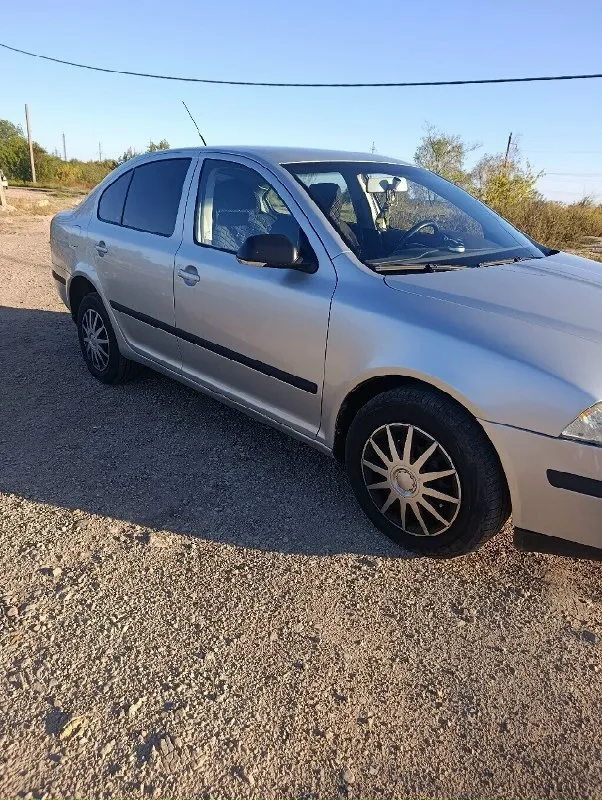 Skoda октавия а5 2008 года, двигатель 1.6 на механике. по технической части всё отлично, обслужена. цена 700.000+ хороший торг. звонить +79493913201 📞 звоните: +7(949)3913201 - фотография - 6