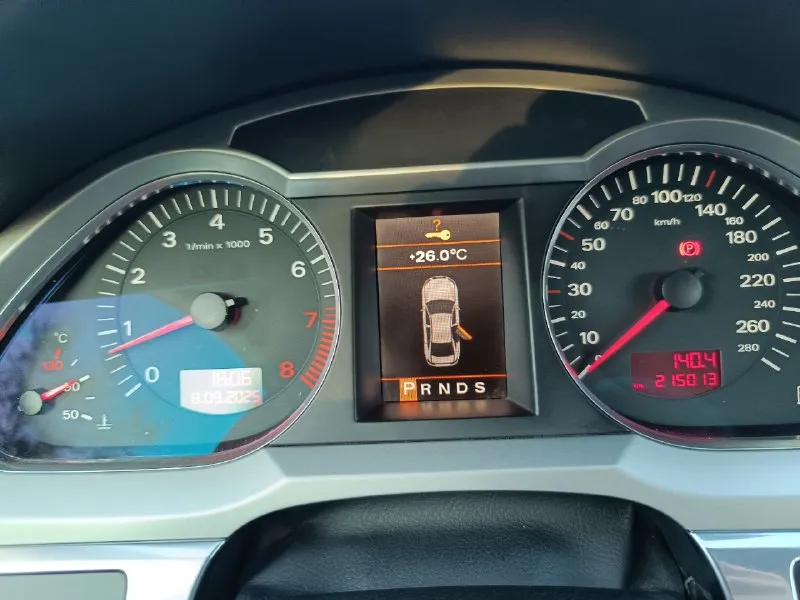 Продам audi а6с6 2.8 fsi 2008 год выпуска 215000 км пробега в хорошем состоянии без вложений два собственника бралась у дилера в ростове максимальная комплектация все вопросы по телефону+79591247637 осмотр г брянка 1700000₽ торг. 📞 звоните: +7(959)1247637 - фотография - 7