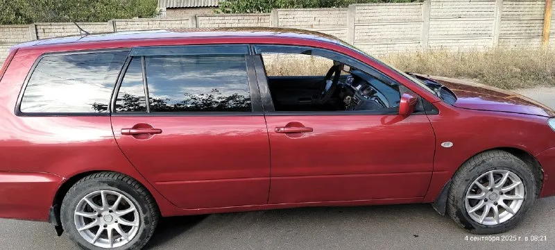 Продам mitsubishi lancer 9, универсал 2004г,1.6, мкпп, абс, кондиционер, 4эл. стекл. , обогрев сидений, зеркал, салон в хорошем состоянии. пробег 204т. новый стартер, генератор, передние амортизаторы, аккумулятору меньше года. авто без единой ошибки на бк. с документами порядок, без штрафов, ограничений и т. д. из минусов:двигатель подъедает масло, на лобовом трещина, требуется замены гофры. осмотр г. донецк, кировский район. цена 300т. +79495276064 📞 звоните: +7(949)5276064 - фотография - 8
