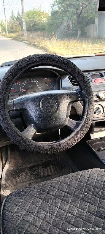 Продам mitsubishi lancer 9, универсал 2004г,1.6, мкпп, абс, кондиционер, 4эл. стекл. , обогрев сидений, зеркал, салон в хорошем состоянии. пробег 204т. новый стартер, генератор, передние амортизаторы, аккумулятору меньше года. авто без единой ошибки на бк. с документами порядок, без штрафов, ограничений и т. д. из минусов:двигатель подъедает масло, на лобовом трещина, требуется замены гофры. осмотр г. донецк, кировский район. цена 300т. +79495276064 📞 звоните: +7(949)5276064 - фотография - 9