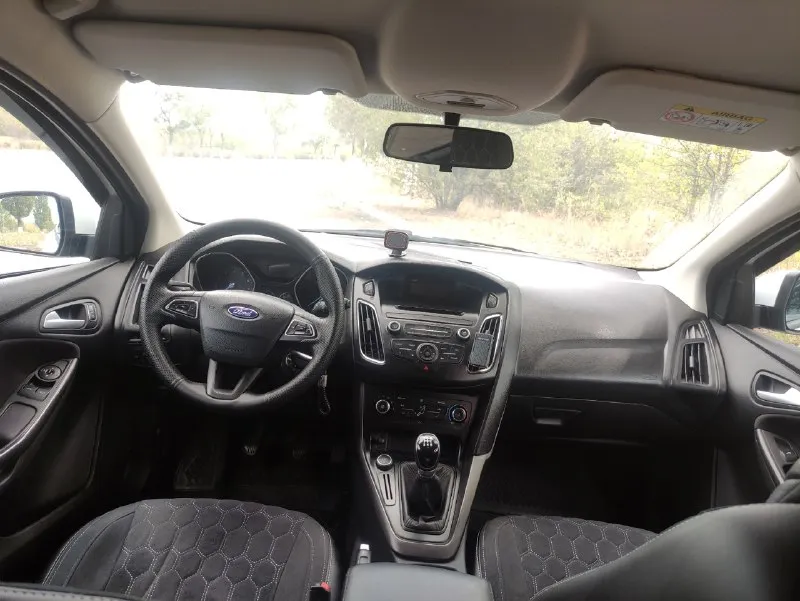 Продам ford фокус iii (рестайлинг ) универсал 2018г. механика 1.6, 105л. с. кондиционер, мульти руль, 2 электростеклоподъемниках, подогрев сидений, электрорегулировка зеркал, бортовой компьютер, подогрев лобового стекла. пробег 251 тыс. км. цена 1050000 руб. торг у капота. г. кировское +79493516844 📞 звоните: +7(949)3516844 - фотография - 10