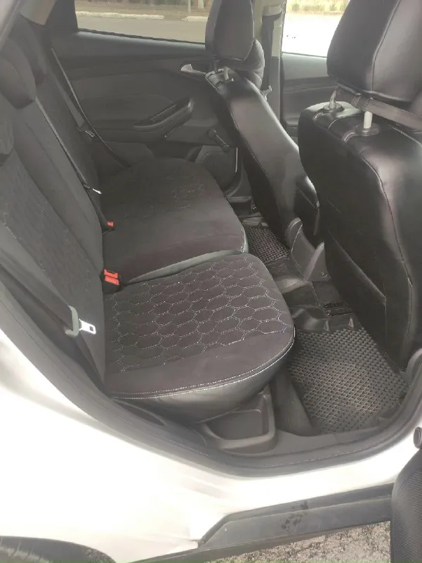 Продам ford фокус iii (рестайлинг ) универсал 2018г. механика 1.6, 105л. с. кондиционер, мульти руль, 2 электростеклоподъемниках, подогрев сидений, электрорегулировка зеркал, бортовой компьютер, подогрев лобового стекла. пробег 251 тыс. км. цена 1050000 руб. торг у капота. г. кировское +79493516844 📞 звоните: +7(949)3516844 - фотография - 5