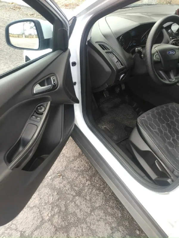 Продам ford фокус iii (рестайлинг ) универсал 2018г. механика 1.6, 105л. с. кондиционер, мульти руль, 2 электростеклоподъемниках, подогрев сидений, электрорегулировка зеркал, бортовой компьютер, подогрев лобового стекла. пробег 251 тыс. км. цена 1050000 руб. торг у капота. г. кировское +79493516844 📞 звоните: +7(949)3516844 - фотография - 7