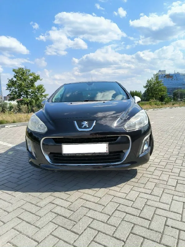 Продам личный автомобиль, peugeot 308 ( peugeot 308) 1.6 ат, 2011г. 189000 км. г. донецк. технически исправен. по мотору менялись сальники коленвала, так же замена маслосьемные колпачки +предвидущий собственник менял цепь грм. по ходовой части были помееяны задние тормозные диски со ступичными подшипниками. с середины замена шаровых +стойки стабилизатора. замена аккумулятора. резина 2 комплекта. лето новые только купили. владельцы, я 4тая. на рос учете. салон в хорошем состоянии. коробка автомат. сама машина опрятная. но тоже отнеситесь с пониманием она не новая есть жизненные коцки и т. п. по всем вопросам отвечу. цена: 580 000 руб. без торга по вопросам +7949 363 20 09 алëна 📞 звоните: +7(949)3632009 - фотография - 3