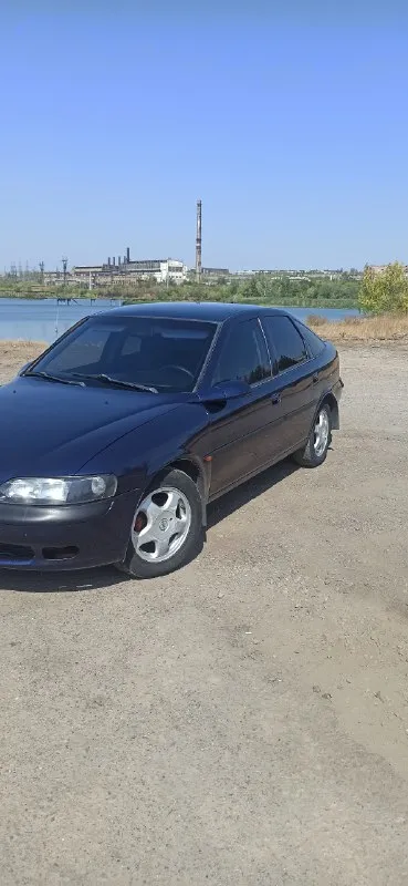 Продам машину в моих руках последние 5 лет состояние хорошее 🔥 opel вектра б 1996 года выпуска x18xe работает идеально, капиталил 3 года назад! едет очень хорошо! техническая часть без каких либо вопросов все что нужно было сделать, делал сразу не затягивал, денег в машину не жалел мккп - 5 ст. все передачи на месте, без хрустов и воя в круг закатана пленкой -35 кузов выглядит просто шикарно, пол года назад полностью перекрашивался, и что нужно было подваривалось, делал для себя (продавать не собирался) в живую выглядит лучше чем на фото комплектация кондиционер заправлен и дует отлично, 2 подушки безопасности, стеклоподъёмники сигнализация! также есть 2 комплект дисков! и немного запчастей с донора! кто ищет себе идеальную машину по хорошей цене успевайте цена 480 000торг строго возле машины тел: +79493266574 📞 звоните: +7(949)3266574 - фотография - 2