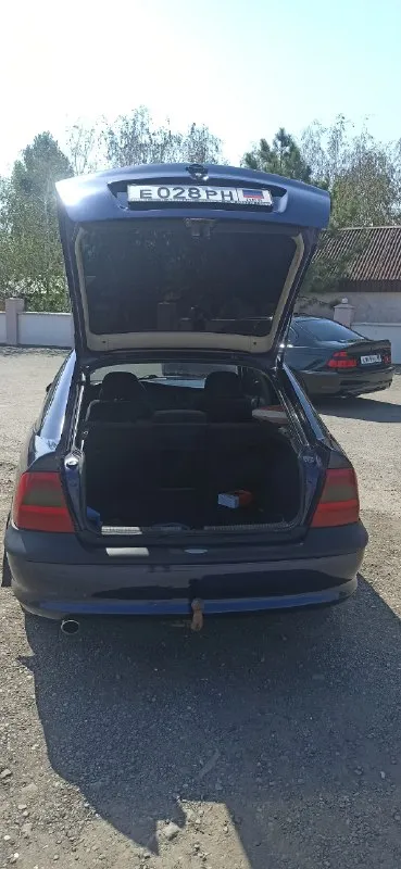 Продам машину в моих руках последние 5 лет состояние хорошее 🔥 opel вектра б 1996 года выпуска x18xe работает идеально, капиталил 3 года назад! едет очень хорошо! техническая часть без каких либо вопросов все что нужно было сделать, делал сразу не затягивал, денег в машину не жалел мккп - 5 ст. все передачи на месте, без хрустов и воя в круг закатана пленкой -35 кузов выглядит просто шикарно, пол года назад полностью перекрашивался, и что нужно было подваривалось, делал для себя (продавать не собирался) в живую выглядит лучше чем на фото комплектация кондиционер заправлен и дует отлично, 2 подушки безопасности, стеклоподъёмники сигнализация! также есть 2 комплект дисков! и немного запчастей с донора! кто ищет себе идеальную машину по хорошей цене успевайте цена 480 000торг строго возле машины тел: +79493266574 📞 звоните: +7(949)3266574 - фотография - 7