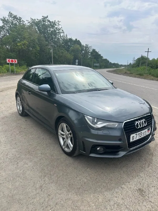 Продам audi a1 2011 год. маневренный и комфортный автомобиль, привлекает взгляд окружающих. хорошая комплектация, два комплекта резины - новые. пробег 180.000 км. по авто многое сделано ✔ вопросы по телефону + 7-949-311-68-98 даниил (telegram на этом же номере) цена : 950.000 руб. + торг 📞 звоните: +7(949)3116898 - фотография - 1