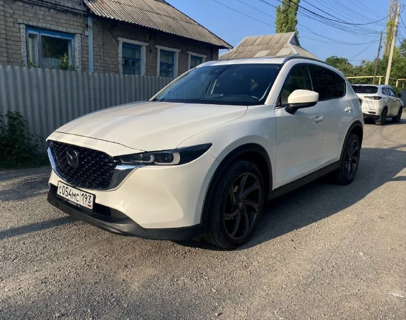 Срочно продам mazda cx-5 2021 г. (vin 2022), пробег 15 000 км. 3.150 🍋, торг у капота последнее поко... - фотография