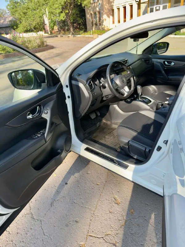 Продаю nissan qashqai j11 2019 года выпуска. двигатель 2.0, коробка cvt. пробег 85 тыс. км. автомобиль в очень хорошем состоянии, технически полностью обслужен. два комплета ключей. сигнализация с автозапуском. вложений не требует. комплектация: - обогрев передних и задних сидений - климат-контроль двухзонный - коммуникационная система bluetooth - линейный аудиовход aux - вход для подключения usb-устройств и ipod / iphone - аудиосистема с am/fm/cd/mp3 проигрывателем - антенна «акулий плавник» - антиблокировочная система тормозов (abs) - система курсовой устойчивости (esp) - датчики парковки спереди и сзади - система помощи при экстренном торможении nissan brake assist - система помощи при движении на подъеме (hsa) - электронная система распределения тормозных сил (ebd) - система активного торможения двигателем (aeb) - система активного контроля траектории движения (atc) - система гашения колебаний кузова (arc) - передние противотуманные фары - задни 📞 звоните: +7(949)3557213 - фотография - 7