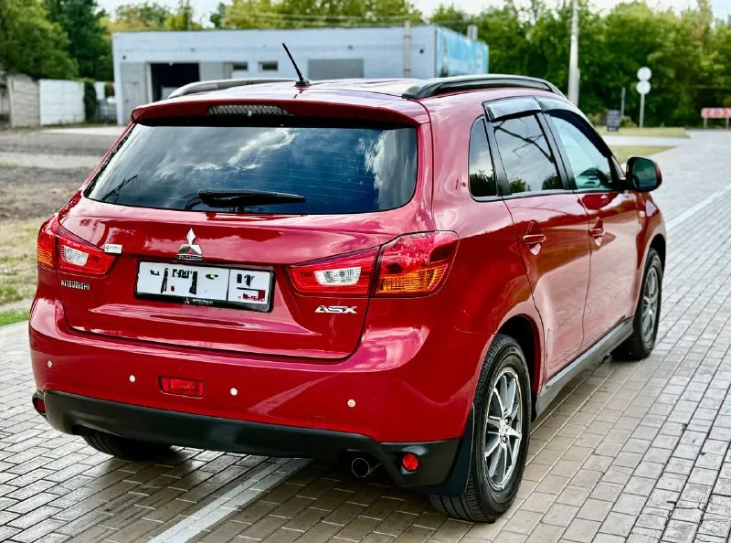 Mitsubishi asx 2014 года выпуска, 1.6 бензин механика, автомобиль в идеальном состоянии! без намека на ржавчину по кузову без вмятин и царапин! двигатель ходовая кпп в отличном состоянии! автомобиль обслуживается каждые 7 тыс км! салон как новый! в хорошей комплектации есть все для комфортной езды! на механике самая полная! резина новая! автомобиль покупался новым в ростове на дону! не москва не питер ржавчины на автомобиле нету! два комплекта ключей все заказы нарядов сервисные книжки! срочно юридически кристально чистая без обременений и штрафов любое оформление! срочно все вопросы по телефону звонить в любое время! цена 985 000 тыс руб! осмотр город донецк! +7949-401-03-58 +7949-401-03-61 📞 звоните: +7(949)4010358 - фотография - 2