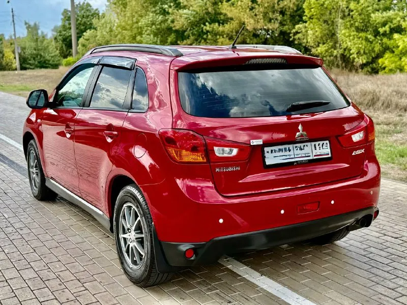 Mitsubishi asx 2014 года выпуска, 1.6 бензин механика, автомобиль в идеальном состоянии! без намека на ржавчину по кузову без вмятин и царапин! двигатель ходовая кпп в отличном состоянии! автомобиль обслуживается каждые 7 тыс км! салон как новый! в хорошей комплектации есть все для комфортной езды! на механике самая полная! резина новая! автомобиль покупался новым в ростове на дону! не москва не питер ржавчины на автомобиле нету! два комплекта ключей все заказы нарядов сервисные книжки! срочно юридически кристально чистая без обременений и штрафов любое оформление! срочно все вопросы по телефону звонить в любое время! цена 985 000 тыс руб! осмотр город донецк! +7949-401-03-58 +7949-401-03-61 📞 звоните: +7(949)4010358 - фотография - 4