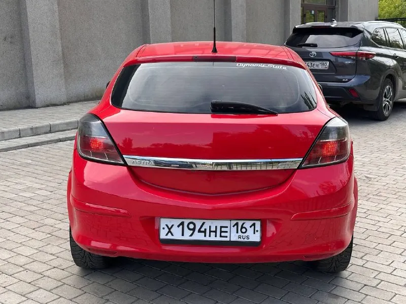 Продам opel astra h gtc 2007 года выпуска мотор 1.6 самый надежный и неприхотливый в линейке. коробка автомат. автомобиль в достойном техническом состоянии, мотор работает равно, не троит, не дымит, масло не кушает, тянет отлично. коробка без нареканий, без пинков, рывков плавно переключает все скорости. по ходовой без посторонних звуков, уверенно стоит на дороге, тормоза хорошие, ручник держит. климат-контроль исправен, холодит очень хорошо. в данный момент автомобиль без вложений, на бодром уверенном ходу. все документы на руках стс, птс, дкп, оформление без проблем. цена:420000 р. торг около автомобиля. территориально нахожусь в городе макеевка. телефон для связи: +7 949 393 58 25 +7 901 744 57 33 📞 звоните: +7(949)3935825 - фотография - 5