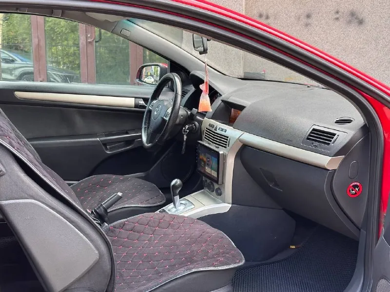 Продам opel astra h gtc 2007 года выпуска мотор 1.6 самый надежный и неприхотливый в линейке. коробка автомат. автомобиль в достойном техническом состоянии, мотор работает равно, не троит, не дымит, масло не кушает, тянет отлично. коробка без нареканий, без пинков, рывков плавно переключает все скорости. по ходовой без посторонних звуков, уверенно стоит на дороге, тормоза хорошие, ручник держит. климат-контроль исправен, холодит очень хорошо. в данный момент автомобиль без вложений, на бодром уверенном ходу. все документы на руках стс, птс, дкп, оформление без проблем. цена:420000 р. торг около автомобиля. территориально нахожусь в городе макеевка. телефон для связи: +7 949 393 58 25 +7 901 744 57 33 📞 звоните: +7(949)3935825 - фотография - 8