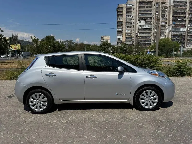 ✅марка: nissan лиф ✅цена:750000₽ ✅город:мариуполь ✅год выпуска:2013 ✅пробег:55500 км. ✅двигатель:электро ✅кпп:автомат ✅второй собственник ✅вин:1n4azocp3dc425600 ✅телефон:+79497125501 антон. ✅описание:продам хороший автомобиль в шикарном состоянии!вложений не требует. батарея в отличном состоянии! запас хода 130 км. 📞 звоните: +7(949)7125501 - фотография - 4