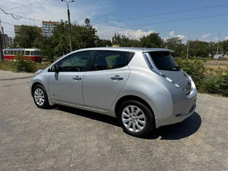 ✅марка: nissan лиф ✅цена:750000₽ ✅город:мариуполь ✅год выпуска:2013 ✅пробег:55500 км. ✅двигатель:электро ✅кпп:автомат ✅второй собственник ✅вин:1n4azocp3dc425600 ✅телефон:+79497125501 антон. ✅описание:продам хороший автомобиль в шикарном состоянии!вложений не требует. батарея в отличном состоянии! запас хода 130 км. 📞 звоните: +7(949)7125501 - фотография - 5