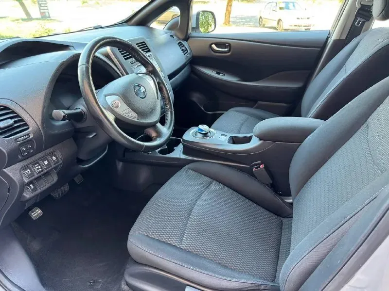 ✅марка: nissan лиф ✅цена:750000₽ ✅город:мариуполь ✅год выпуска:2013 ✅пробег:55500 км. ✅двигатель:электро ✅кпп:автомат ✅второй собственник ✅вин:1n4azocp3dc425600 ✅телефон:+79497125501 антон. ✅описание:продам хороший автомобиль в шикарном состоянии!вложений не требует. батарея в отличном состоянии! запас хода 130 км. 📞 звоните: +7(949)7125501 - фотография - 7