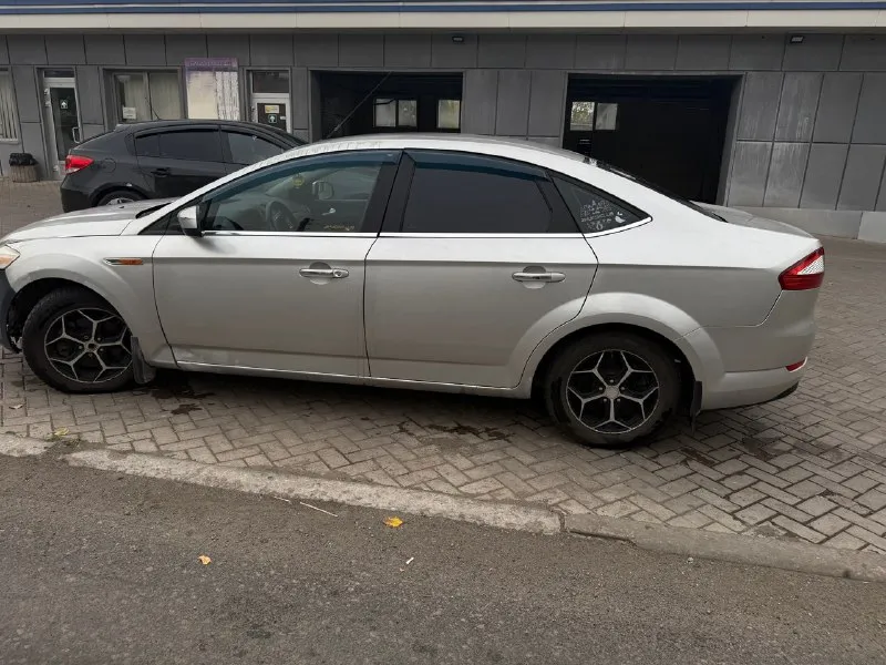 ⚠️⚠️⚠️срочно ⚠️⚠️⚠️ продам ford mondeo 4 поколения ❗️пробег 324.000 км ❗️2008 года выпуска ❗️бензин 2.0 литра (не турбо) ❗️кпп - механика ❗️ 2 владелец ❗️авто приобреталось, обслуживалось для личного пользования ❗️ на авто ездила девушка машина в хорошем состоянии, салон ухоженный, чистый, приятный, не зацарапан, не подрат, ходовая часть в отличном состоянии не стучит, не скрипит, не гремит, дорогу машина держит на ура, комфортно управляется, удобная посадка и комфортное расположение составляющий салона, мотор не троит, не дымит, не задыхается, машинка едет довольно бодро для своих 2.0 литров, коробка в идеале не хрустит не дергает ничего не скрипит, по кузову есть моменты подробные фото скину в личные сообщения, в машине стоит приятная музыка, задняя полусфера за тонирована в 5% плёнку. о комплектации: -мультируль (все кнопки работают как должны работать) -доводчики стекол автомобиля -кондиционер -головной ближний свет стоят led лампы яркие, хорошо освещают дорогу, не с 📞 звоните: +7(949)6173882 - фотография - 3