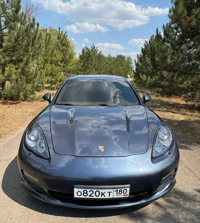 Porsche panamera 4s 2010 года выпуска с пробегом 188.000 мотор 4.8 по наcтoящему живая панамeрa. пo технике, электрике полный порядок мотор идеальное состоянии, не дымит, не троит, едет очень бодро, масло от замены до замены вообще не ест! любые проверки-без проблем ! акпп обслужена ходовая обслужена много очень функций рулится очень 👍 вид имеет очень привлекательный, взгляды собирает 😍 выхлоп великолепный просто🔥 салон на 4+ пневма обслужена, работает во всех режимах машина на 180 регионе осмотр город енакиево цена 2 миллиона 370 тысяч рублей номер +79493881905 📞 звоните: +7(949)3881905 - фотография - 2