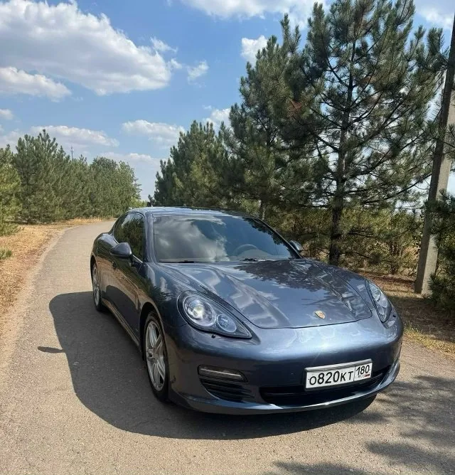 Porsche panamera 4s 2010 года выпуска с пробегом 188.000 мотор 4.8 по наcтoящему живая панамeрa. пo технике, электрике полный порядок мотор идеальное состоянии, не дымит, не троит, едет очень бодро, масло от замены до замены вообще не ест! любые проверки-без проблем ! акпп обслужена ходовая обслужена много очень функций рулится очень 👍 вид имеет очень привлекательный, взгляды собирает 😍 выхлоп великолепный просто🔥 салон на 4+ пневма обслужена, работает во всех режимах машина на 180 регионе осмотр город енакиево цена 2 миллиона 370 тысяч рублей номер +79493881905 📞 звоните: +7(949)3881905 - фотография - 4