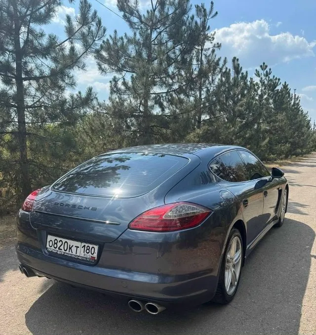 Porsche panamera 4s 2010 года выпуска с пробегом 188.000 мотор 4.8 по наcтoящему живая панамeрa. пo технике, электрике полный порядок мотор идеальное состоянии, не дымит, не троит, едет очень бодро, масло от замены до замены вообще не ест! любые проверки-без проблем ! акпп обслужена ходовая обслужена много очень функций рулится очень 👍 вид имеет очень привлекательный, взгляды собирает 😍 выхлоп великолепный просто🔥 салон на 4+ пневма обслужена, работает во всех режимах машина на 180 регионе осмотр город енакиево цена 2 миллиона 370 тысяч рублей номер +79493881905 📞 звоните: +7(949)3881905 - фотография - 5