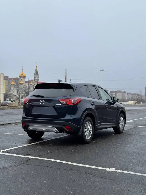 Продам mazda cx-5 skyactiv машина полностью в родном окрасе ❗️❗️❗️ год выпуска-2015 цвет автомобиля-синий объем двигателя-2.0(150 л. с) работает отлично, без всякой посторонних шумов. ❗️ расход маленький, 7.5-8 л по городу ! коробка передач-автомат (6-ступенчатый) переключает плавно, без пинков и толчков❗️ пробег -189.000 тыс. км( оригинальный пробег), подверженный автотекой, и сервисной книжкой! 2 ключа! привод -передний комплектация: -кнопка старт стоп -4 стеклоподъемника -датчик света, датчик дождя -круиз контроль -подогрев передний сидений 2-х зонный климат контроль и т. д автотека вся зеленая, по запросу скину. 2 владельца. стоит на 180 регионе !переоформление без проблем автомобиль в очень хорошем состоянии❗️ без дтп❗️ стоит новая зимняя резина r17 pirelli( проехала 2000 км) цена -1.660.000 тыс ❗️ +7(949) 5219479 - фотография - 5