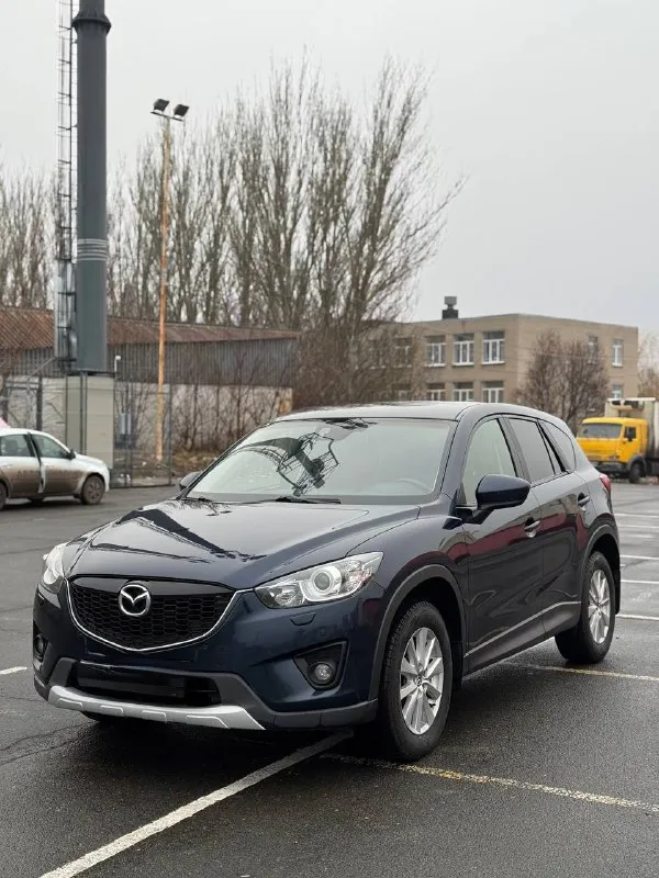 Продам mazda cx-5 skyactiv машина полностью в родном окрасе ❗️❗️❗️ год выпуска-2015 цвет автомобиля-синий объем двигателя-2.0(150 л. с) работает отлично, без всякой посторонних шумов. ❗️ расход маленький, 7.5-8 л по городу ! коробка передач-автомат (6-ступенчатый) переключает плавно, без пинков и толчков❗️ пробег -189.000 тыс. км( оригинальный пробег), подверженный автотекой, и сервисной книжкой! 2 ключа! привод -передний комплектация: -кнопка старт стоп -4 стеклоподъемника -датчик света, датчик дождя -круиз контроль -подогрев передний сидений 2-х зонный климат контроль и т. д автотека вся зеленая, по запросу скину. 2 владельца. стоит на 180 регионе !переоформление без проблем автомобиль в очень хорошем состоянии❗️ без дтп❗️ стоит новая зимняя резина r17 pirelli( проехала 2000 км) цена -1.660.000 тыс ❗️ +7(949) 5219479 - фотография - 9