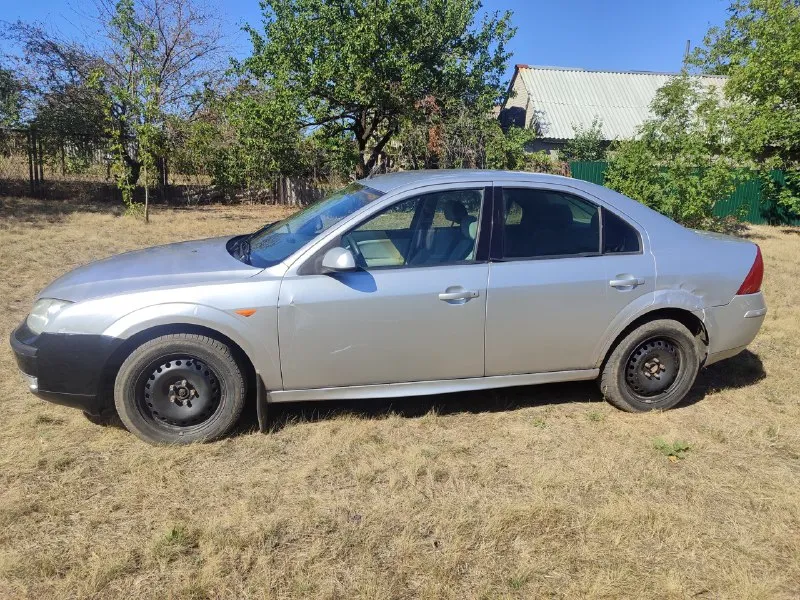 Продам 220 000 тысяч рублей, ford mondeo 3, мотор v6 2.5 170 л. с едет как положено, кпп механика 5 ступка, работает отлично, по ходовке тоже все хорошо, недавно менял передние рычаги, шаровые, стойки стабилизатора и т. д, новые тормозные блины, колодки, комплектация с климатом(нужно заправлять слабое давление) 4 стекло подъемника, электро регулировка зеркал, подогрев сидений, авто затемнение зеркало заднего вида, гидроусилитель руля, пороги страдают, в остальном полностью целый, внешний вид на фото есть моменты, продажа только с переоформлением, находится в нижней крынке, телефон для связи +79493959606 либо +79494108463 📞 звоните: +7(949)3959606 - фотография - 3