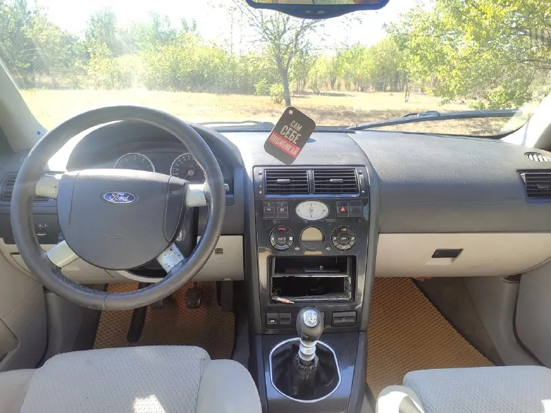 Продам 220 000 тысяч рублей, ford mondeo 3, мотор v6 2.5 170 л. с едет как положено, кпп механика 5 ступка, работает отлично, по ходовке тоже все хорошо, недавно менял передние рычаги, шаровые, стойки стабилизатора и т. д, новые тормозные блины, колодки, комплектация с климатом(нужно заправлять слабое давление) 4 стекло подъемника, электро регулировка зеркал, подогрев сидений, авто затемнение зеркало заднего вида, гидроусилитель руля, пороги страдают, в остальном полностью целый, внешний вид на фото есть моменты, продажа только с переоформлением, находится в нижней крынке, телефон для связи +79493959606 либо +79494108463 📞 звоните: +7(949)3959606 - фотография - 6
