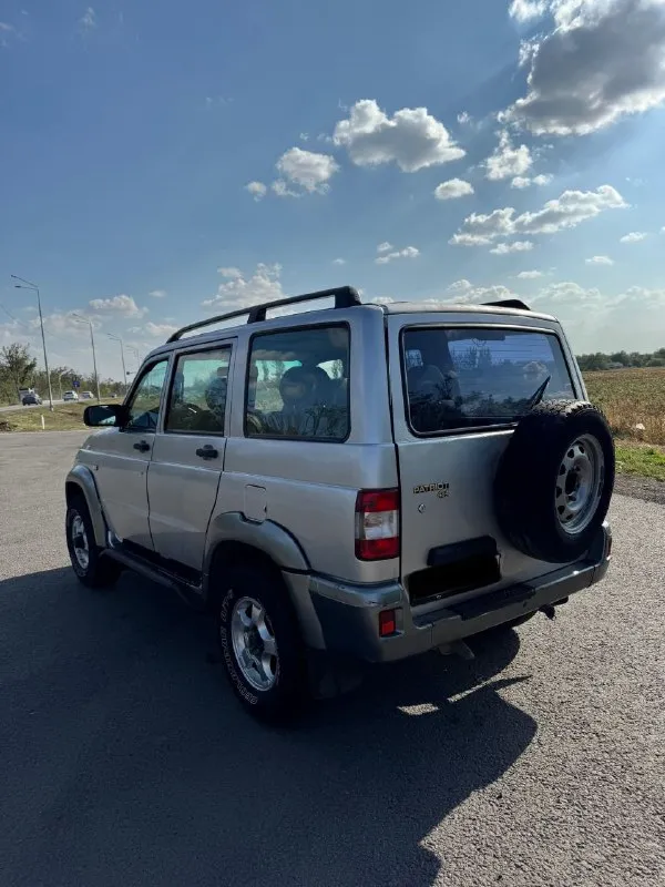 Продаю уаз патриот 2006 года! в хорошем состоянии!очень тяговитый, едет бодро! ходовая не беспокоит, двигатель отрабатывает хорошо ! патриот в хорошей комплектации,4 электростеклоподьемниа! музыка хорошая ! стоит газ 4.все работает! салон ухоженный, люк работает отлично ! автомобиль без дтп, ﻿поменял масло, фильтра, ﻿заменил антифриз! ﻿поставили новый аккумулятор ﻿поставил резину! рассмотрю обмен ! цена 480 т. р связь +79495946577 +79494423439 - фотография - 2